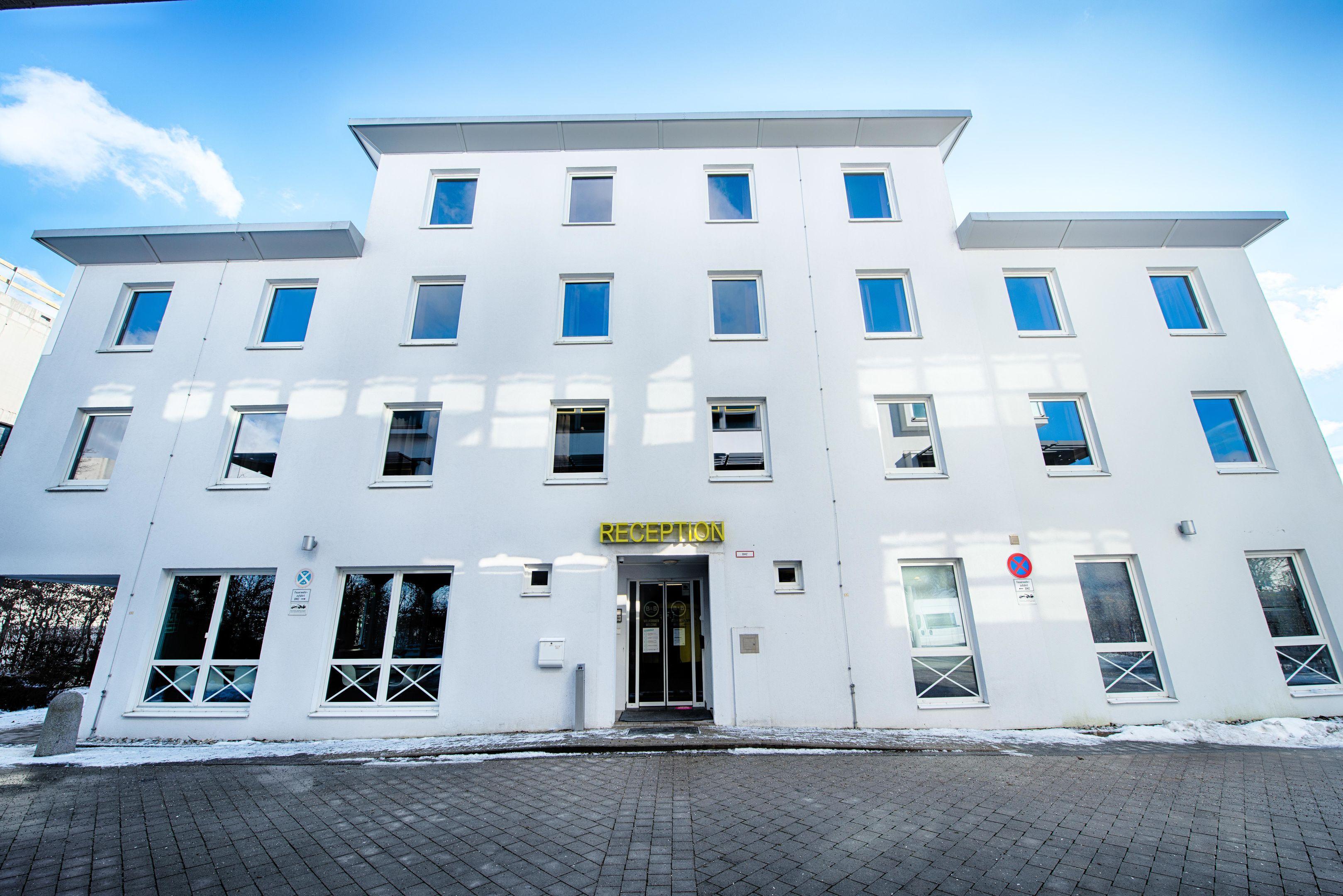 B&B Hotel München-Putzbrunn Exterior foto